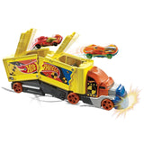 Hot Wheels Plastic Crashing Rig GCK39
