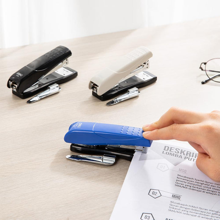 Deli Stapler Machine 25 Sheets With Pin Remover E0326 - thestationerycompany.pk