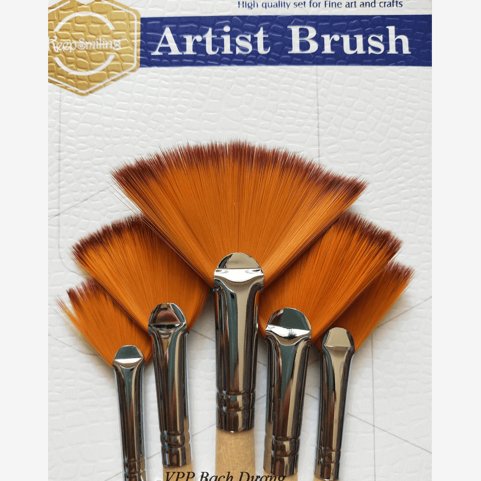 Keep Smiling Fan Brushes Set Of 5 Pieces